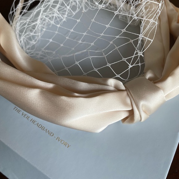 Veil headband with Box - Picture 4 of 5